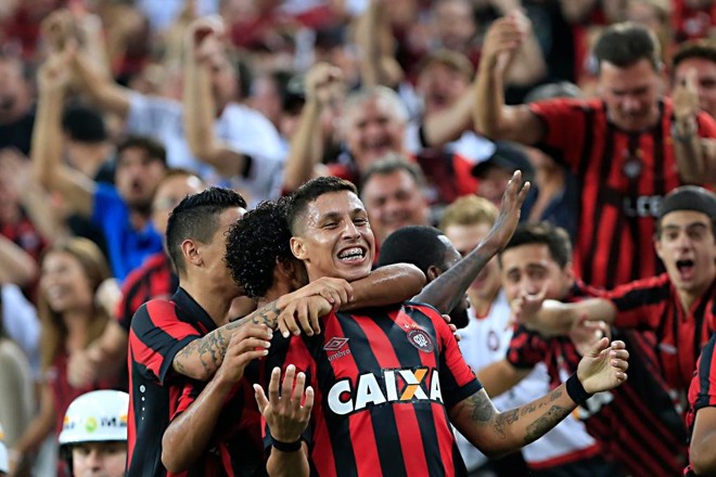 Bola na rede, festa rubro-negra na Baixada. | Albari Rosa/Gazeta do Povo