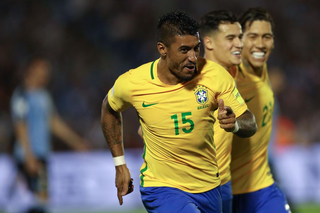 Paulinho celebra um de seus três gols contra o Uruguai. | Pedro Martins/ MoWa Press/