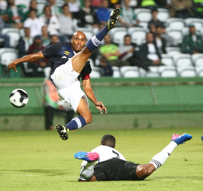Deu ruim! Furaca grosseira no Alto da Glória. | Daniel Castellano/Gazeta do Povo