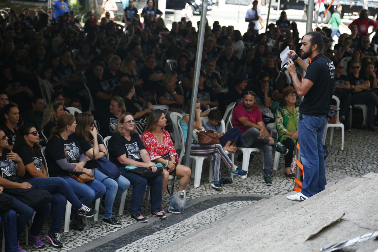 Greve é suspensa e aulas voltam na próxima semana | Henry Milleo/Gazeta do Povo