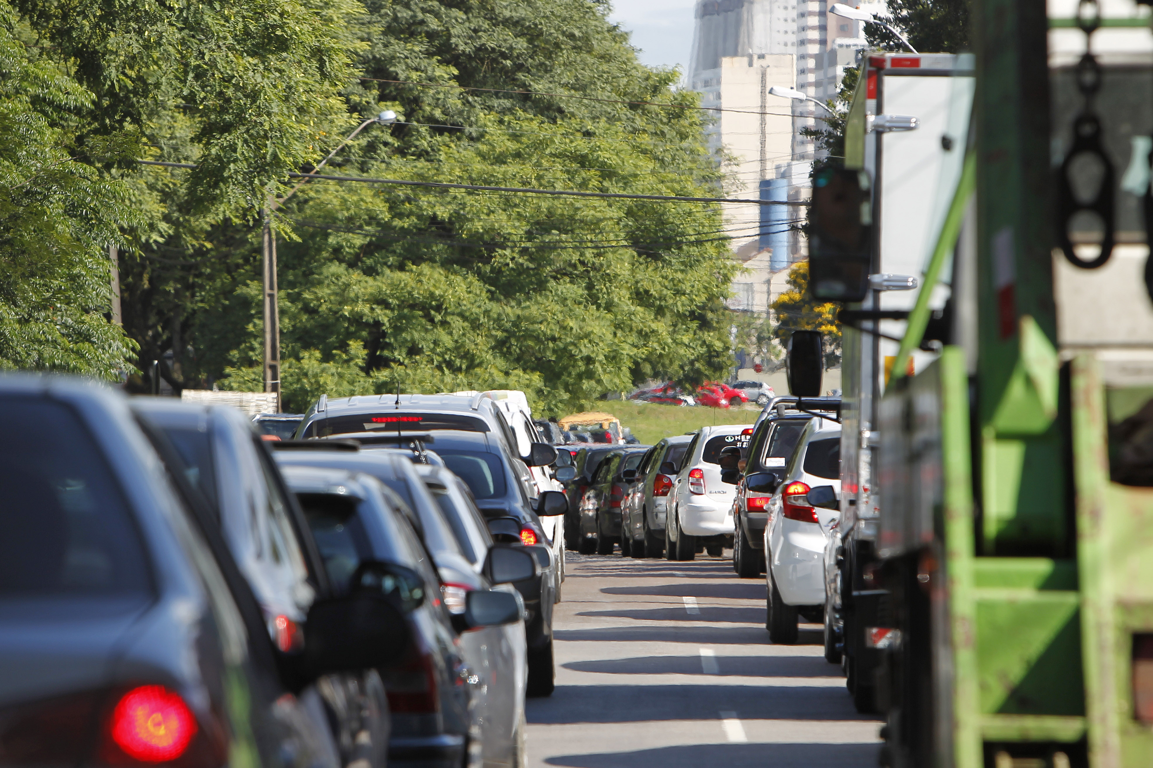 Trânsito continua complicado nesta quinta-feira (16) em Curitiba | Antônio More/Gazeta do Povo