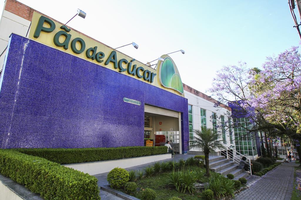 O GPA, dono das bandeiras Pão de Açúcar, Extra e Assaí, afirmou que repudia qualquer prática que coloque em risco a saúde de seus clientes e colaboradores. | Daniel Castellano/Gazeta do Povo