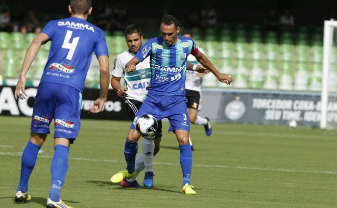 Lance da partida entre Coritiba e Prudentópolis, pela 6ª rodada do Paranaense. | Antônio More/Gazeta do Povo