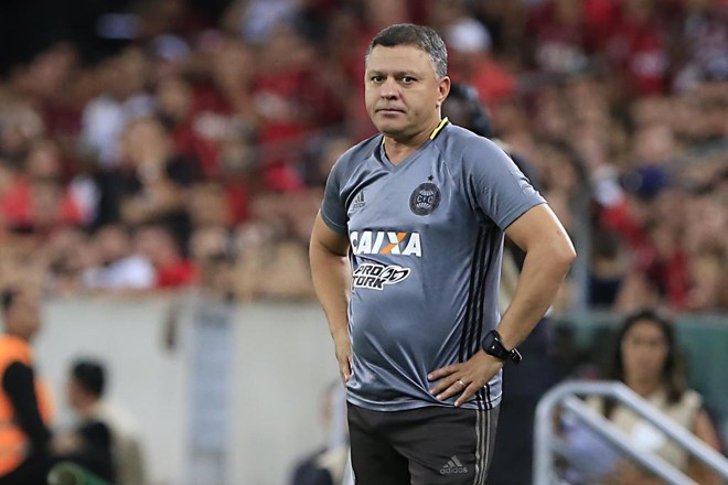 Pachequinho será mantido no comando do Alviverde até que o clube acerte com um novo treinador. | Albari Rosa/Gazeta do Povo