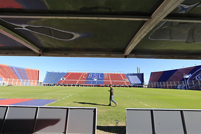 Nuevo Gasómetro, em Buenos Aires, sendo preparado para o jogo de quarta-feira. | Albari Rosa/Gazeta do Povo