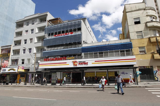 No imóvel da praça Tiradentes, o mercado agora é da rede Matriz | Jonathan Campos/Gazeta do Povo