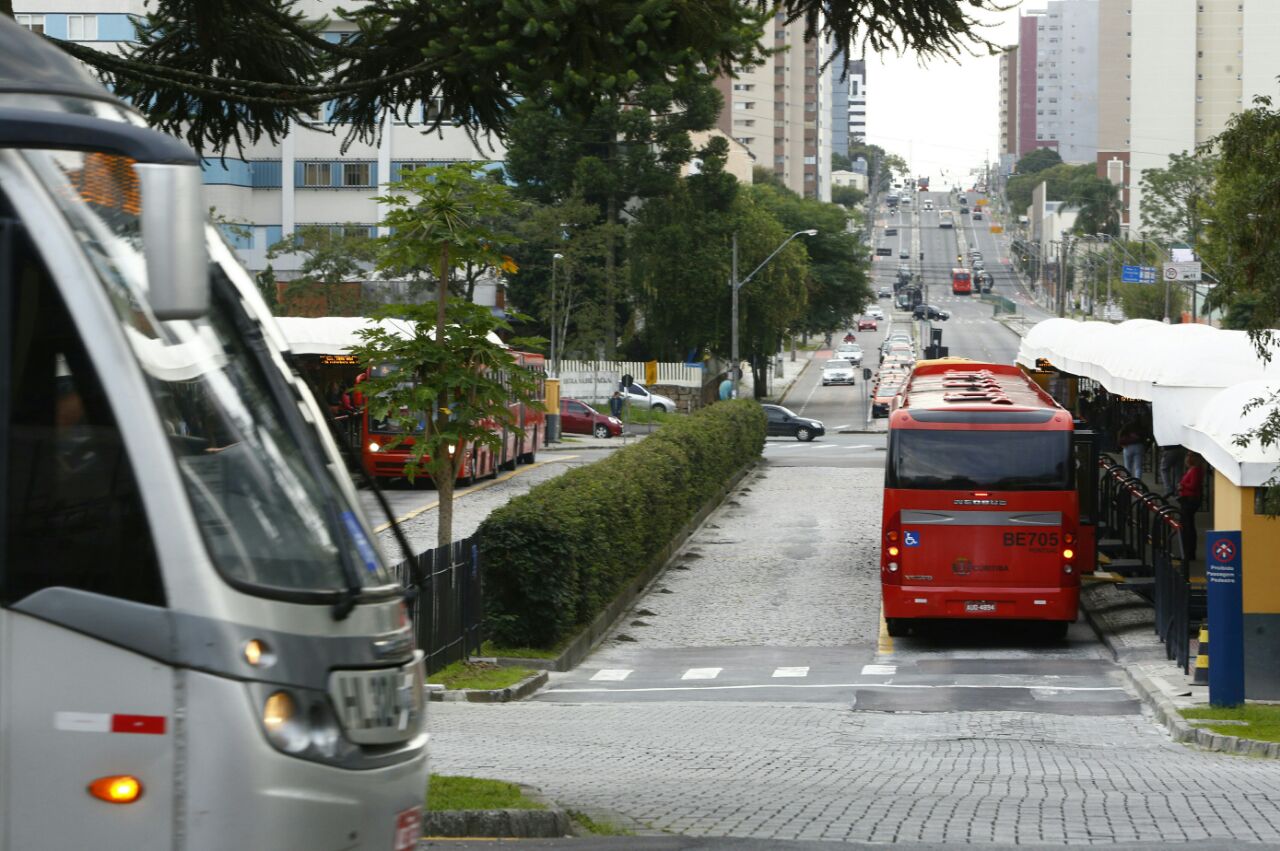 Ônibus circulam normalmente pelo terminal do Cabral | Aniele Nascimento/