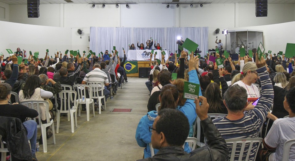 Maioria das professores retomar as aulas na rede estadual de ensino. | Daniel Castellano/Gazeta do Povo