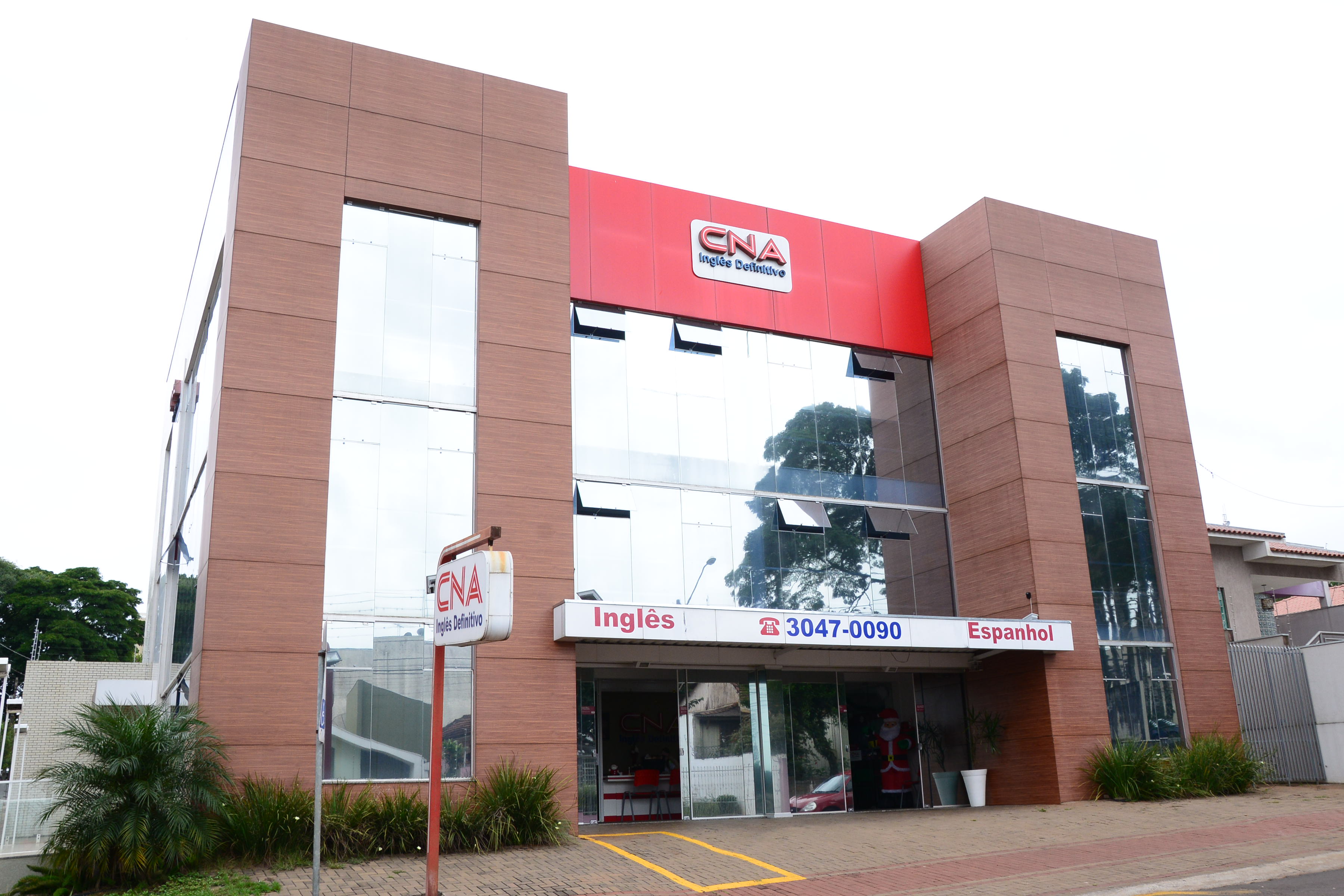 Redes de franquias estão de olho nas cidades pequenas. A expansão para o interior é uma tendência do setor.  na Foto, uma escola da CNA em Apucarana, no Paraná. | Delair Garcia/Tribuna do Norte