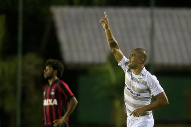 Santiago foi o autor do gol no Janguito. | Albari Rosa/Gazeta do Povo