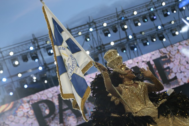 A porta-bandeira Janny Moreno | Robson Fernandjes/Fotos Públicas