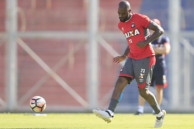 Atacante Grafite está à disposição para estrear na fase de grupos da Libertadores. | Albari Rosa/Gazeta do Povo