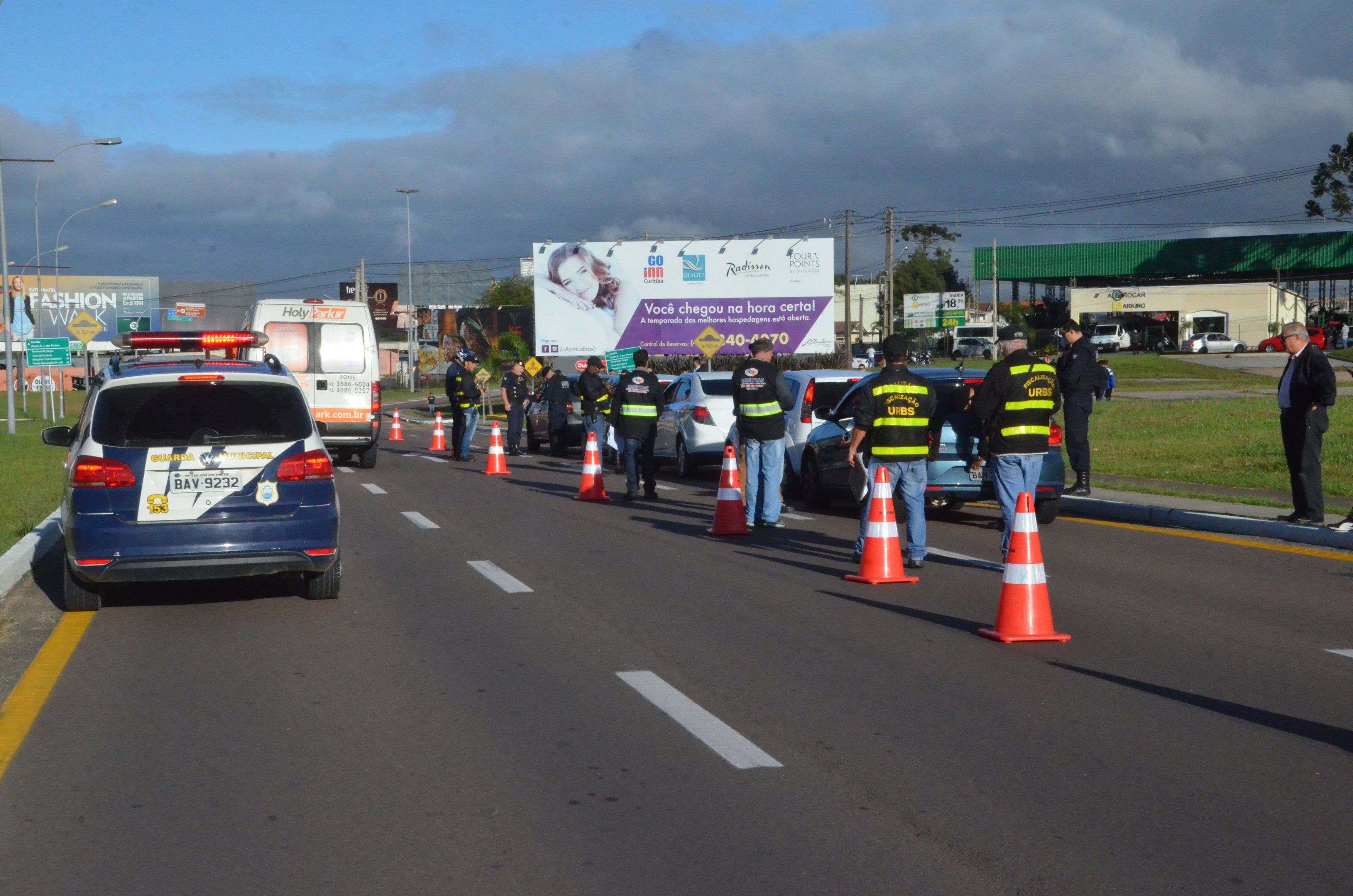 Ação de fiscalização de transporte não regulamentado no aeroporto Afonso Pena, em São José dos Pinhais, ocorreu na manhã desta quinta-feira | Divulgação
/Prefeitura de São José dos Pinhais