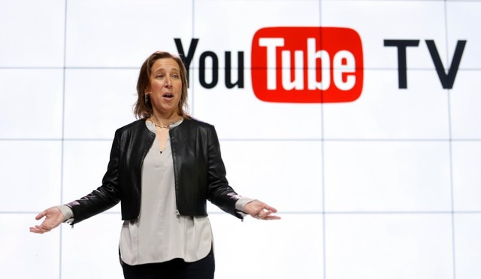 A executiva da plataforma da Google, Susan Wojcicki, explica a tese do novo canal: “O YouTube TV foi criado especificamente para as necessidades de uma nova geração de fãs de TV, que desejam assistir ao que quiserem, quando quiserem, como quiserem, sem compromisso”. | /Reprodução