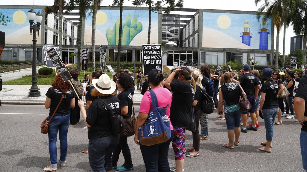 Professores municipais seguem tentando negociar com a prefeitura, sem sucesso | Henry Milleo/Gazeta