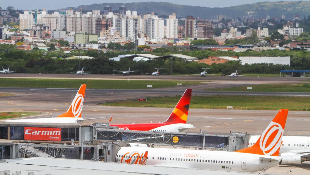 Aeroporto Salgado Filho (foto) em Porto Alegre será leiloado nesta quinta-feira (16) | Daniel Castellano/Gazeta do Povo