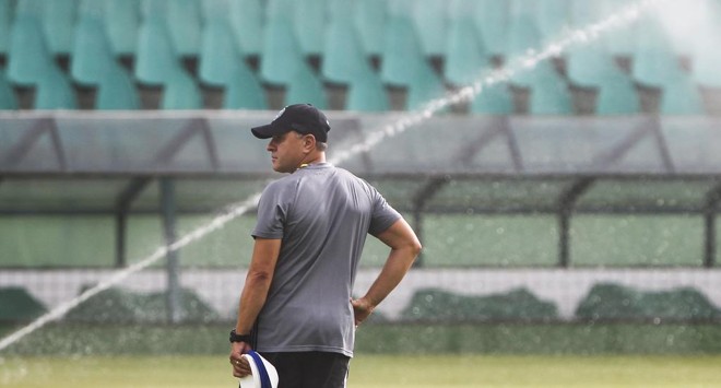 Pachequinho lamenta momento ruim do Coritiba. | Daniel Castellano/Gazeta do Povo