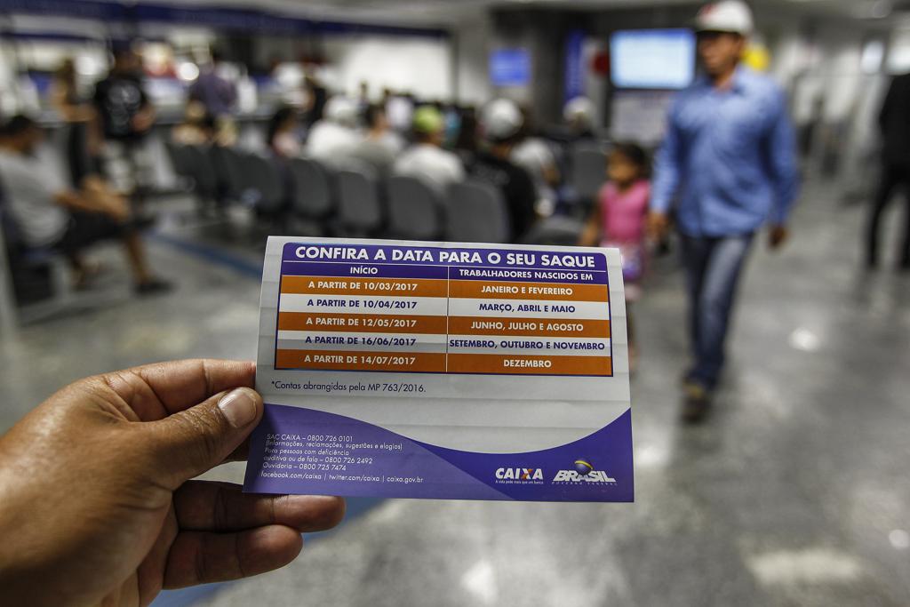 FGTS contas inativas: tire as suas dúvidas. Pagamentos começam nesta sexta-feira (10) para pessoas nascidas em janeiro e fevereiro. | Jonathan Campos/Gazeta do Povo