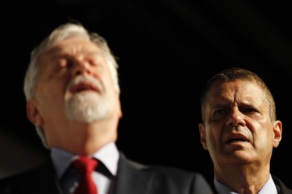 Samek (em primeiro plano) e  Luiz Fernando Vianna: mudança na direção da Itaipu. | Jonathan Campos/Gazeta do Povo