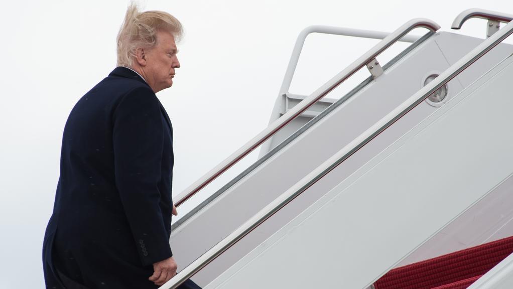 Contato de altos funcionários de Trump com o governo russo durante e após a campanha aumenta as suspeitas de que Moscou tenha ajudado a manipular as eleições. | Nicholas Kamm/AFP