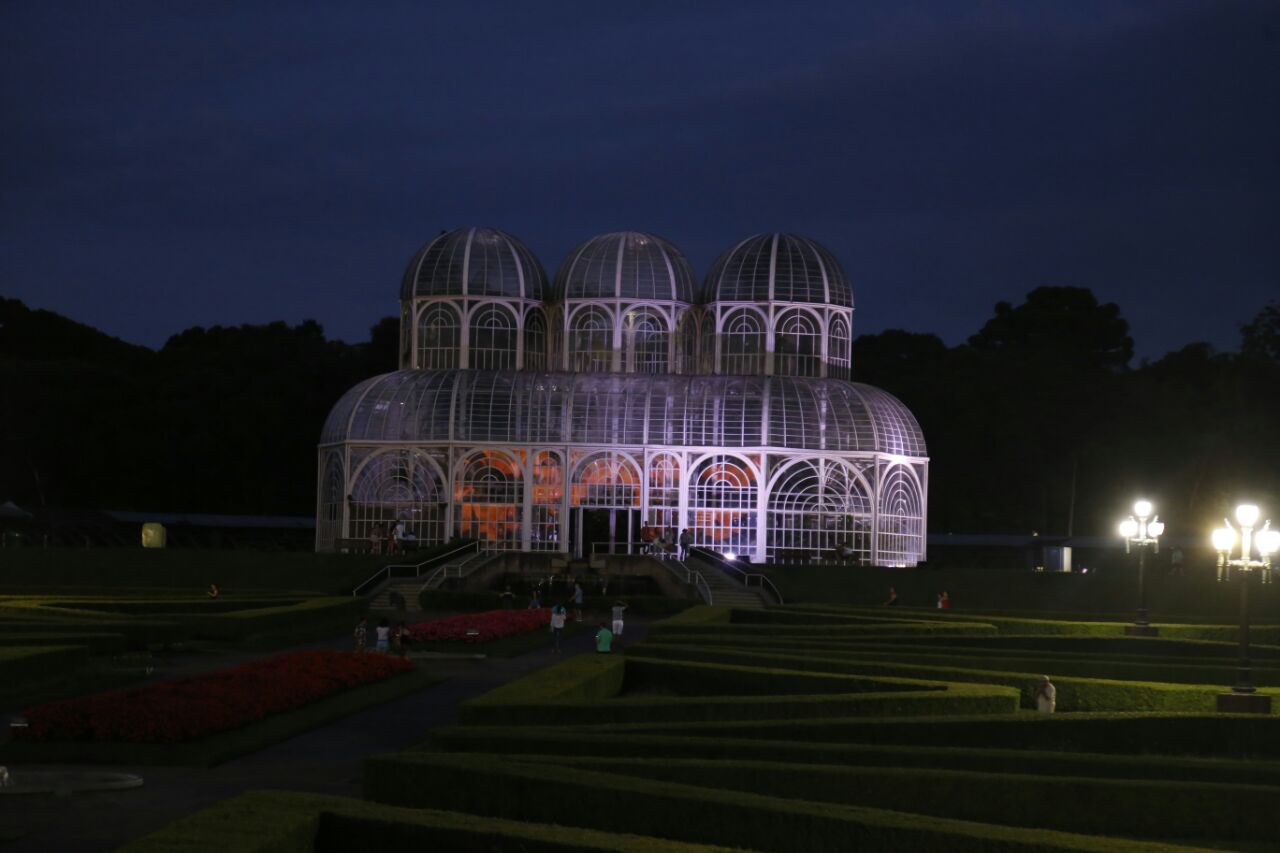 Por volta das 19h desta quinta, a reportagem constatou que a situação no parque já era bem diferente do cenário encontrado na quarta | Pedro Serapio/Gazeta do Povo
