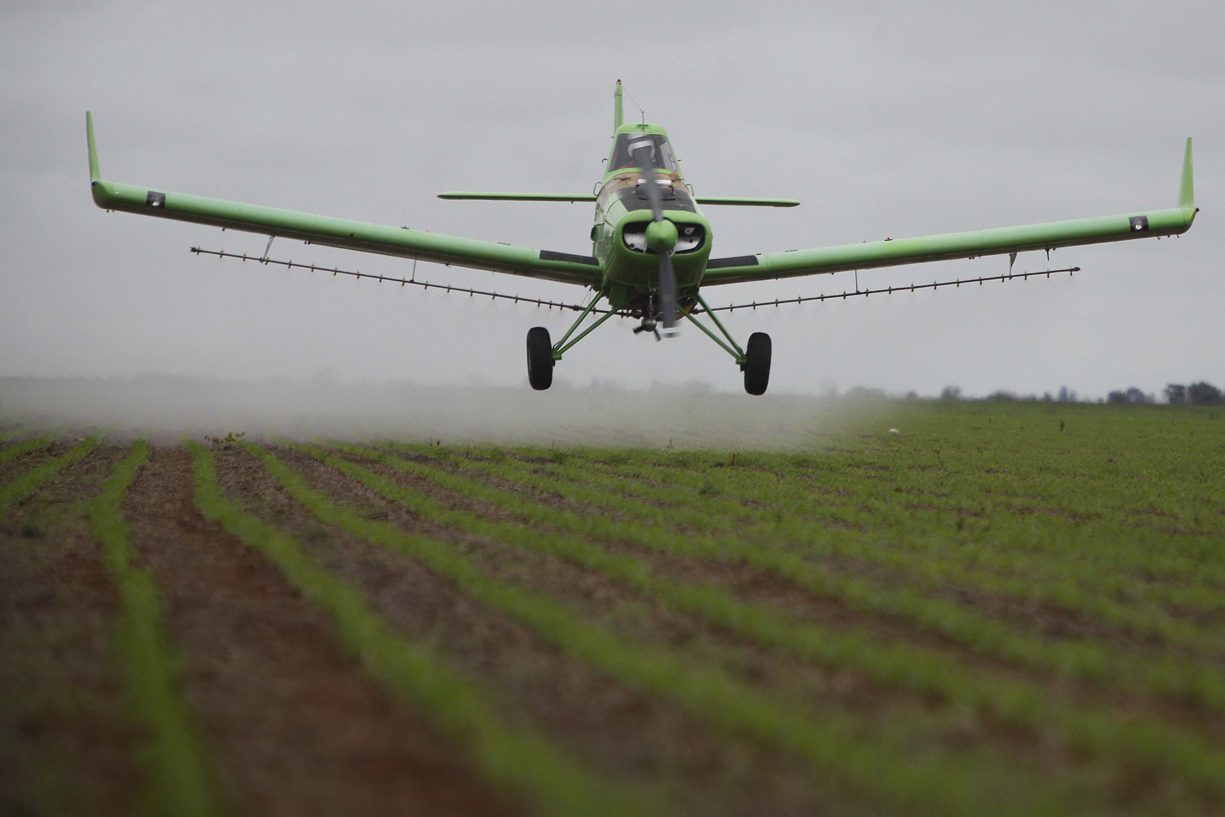 Entre os produtos que são contemplados na fusão das duas gigantes estão os defensivos agrícolas. | JONATHAN CAMPOS/JONATHAN CAMPOS