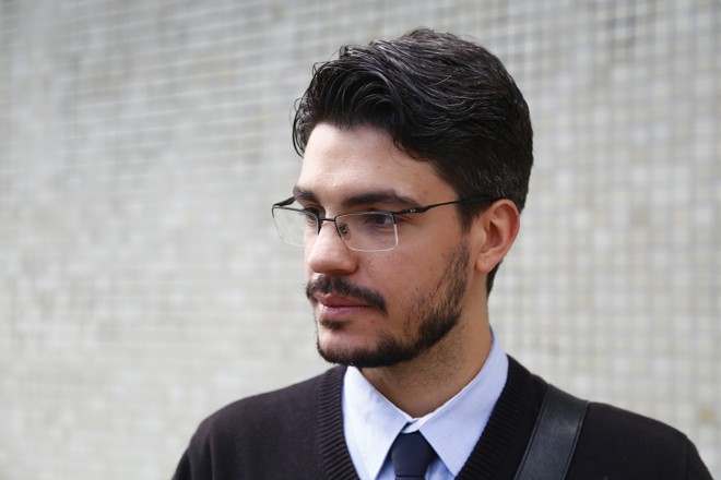 “Eu não votaria em uma pessoa envolvida na Operação Lava Jato porque ‘onde há fumaça, há fogo’. Votaria em um nome completamente novo para renovar o quadro de políticos do Brasil.” (Daniel Kalupnieks, 27, advogado) | Henry Milleo/Gazeta do Povo