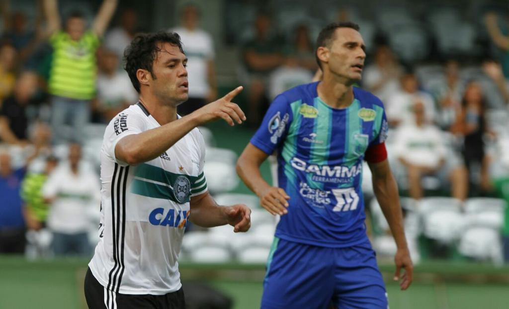 O atacante Kléber adotou um discurso enigmático após a vitória do Coritiba sobre o Prudentópolis. | Antônio More/Gazeta do Povo