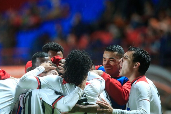 Jogadores do Atlético comemoram o gol marcado logo no início da partida. | Albari Rosa/Gazeta do Povo