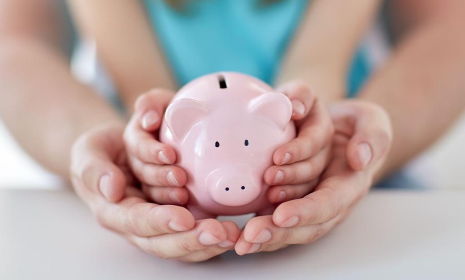 Como poupar para o filho que ainda nem chegou. Decisão de ter filhos ou mesmo de adotar uma criança pode ser também o momento de pensar naquele pé-de-meia para o futuro. | Bigstock/