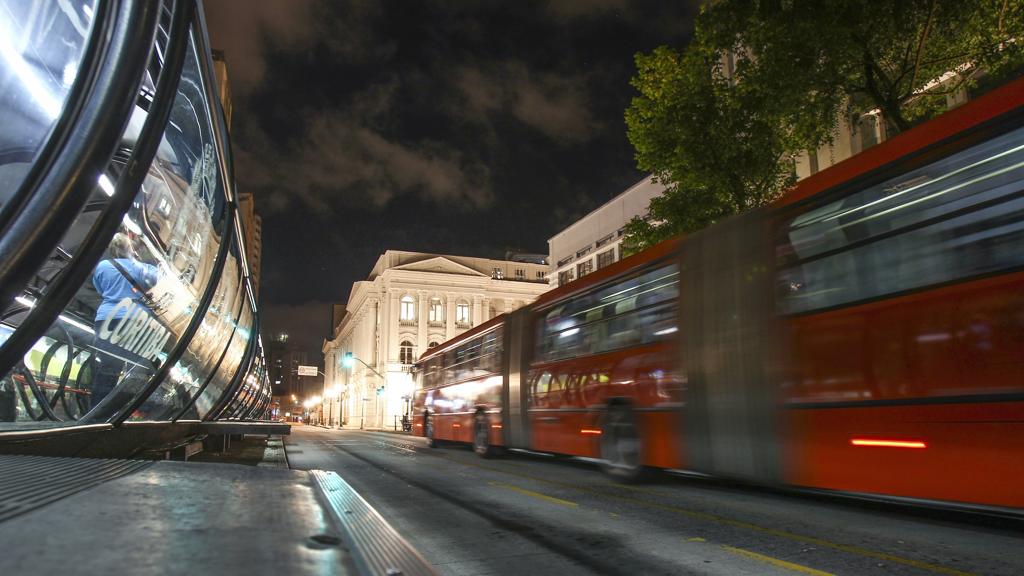 Pesquisa leva em conta usuários de aplicativo. Para professor, números podem não ser precisos | Daniel Castellano/Gazeta do Povo