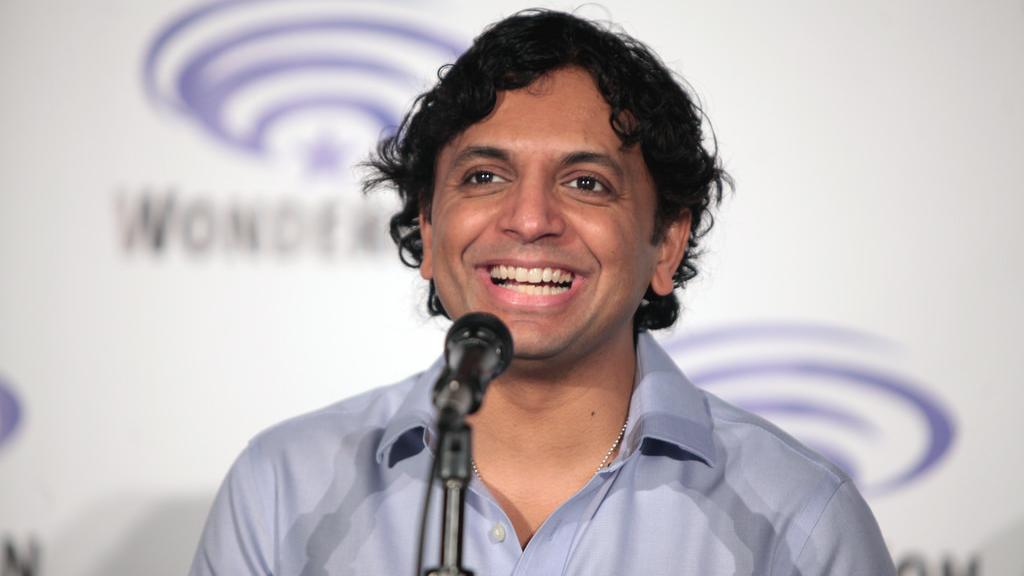 O diretor hindu-americano M. Night Shyamalan: crise sentimentalista durante o casamento | /Divulgação