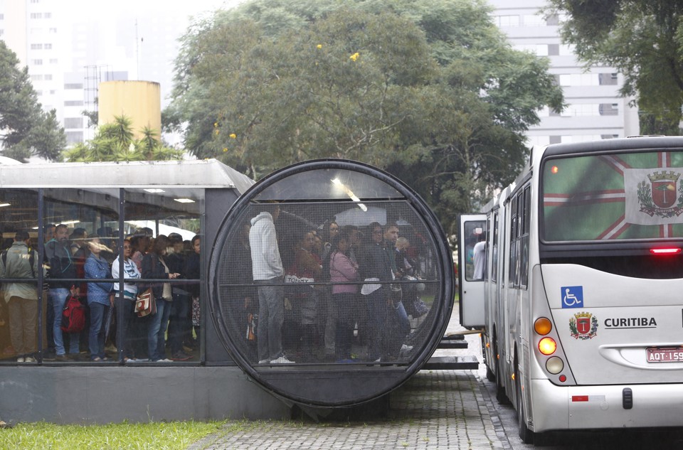 Maior tarifa entre capitais, Curitiba tem sua greve de ônibus mais longa no Real | Aniele Nascimento/Gazeta do Povo
