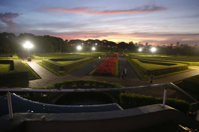 Imagens feitas no Jardim Botânico na noite desta quinta-feira | Pedro SerapioGazeta do Povo
