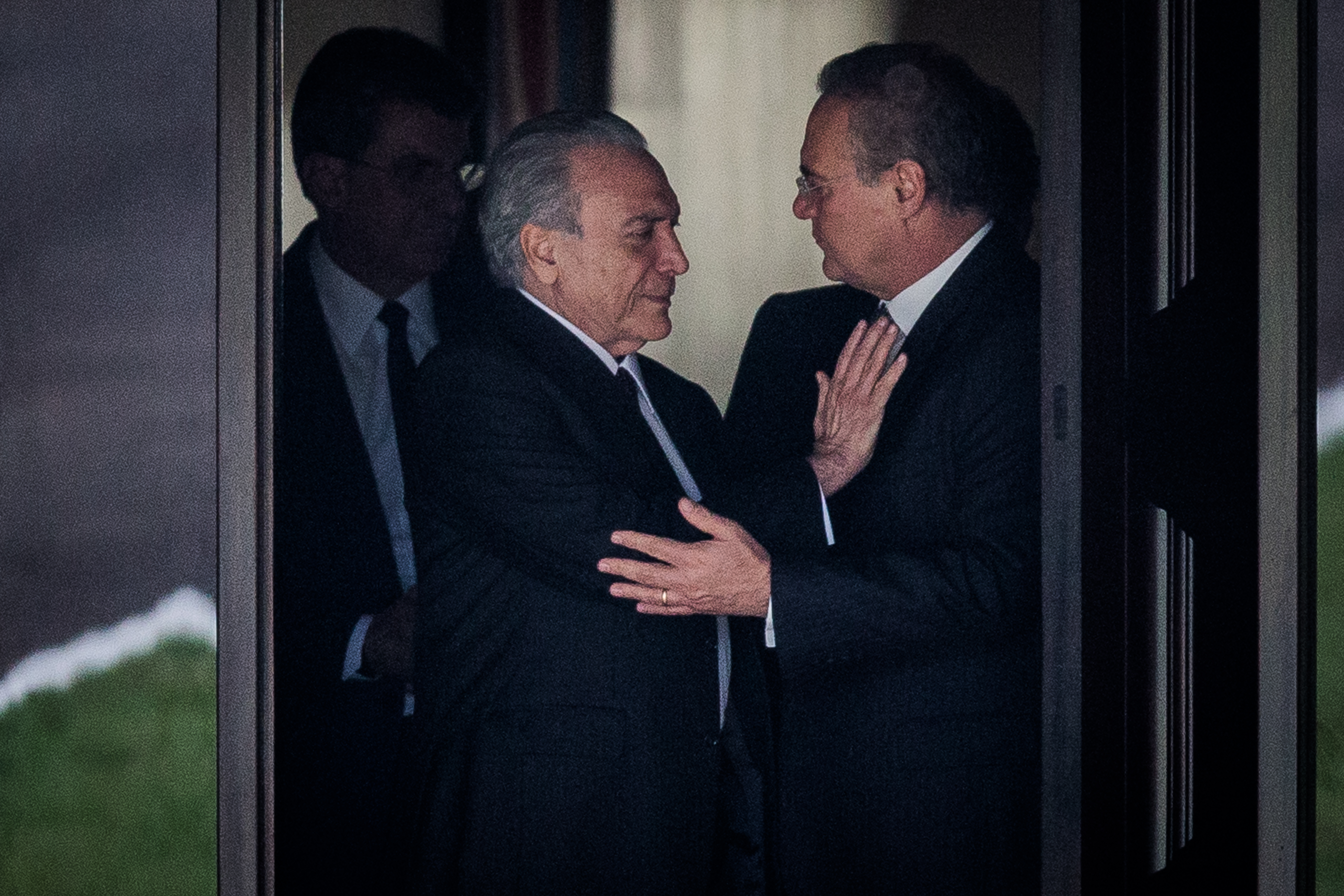 Temer e Renan: senador está insatisfeito com a perda de prestígio. | Eduardo Anizelli/Folhapress