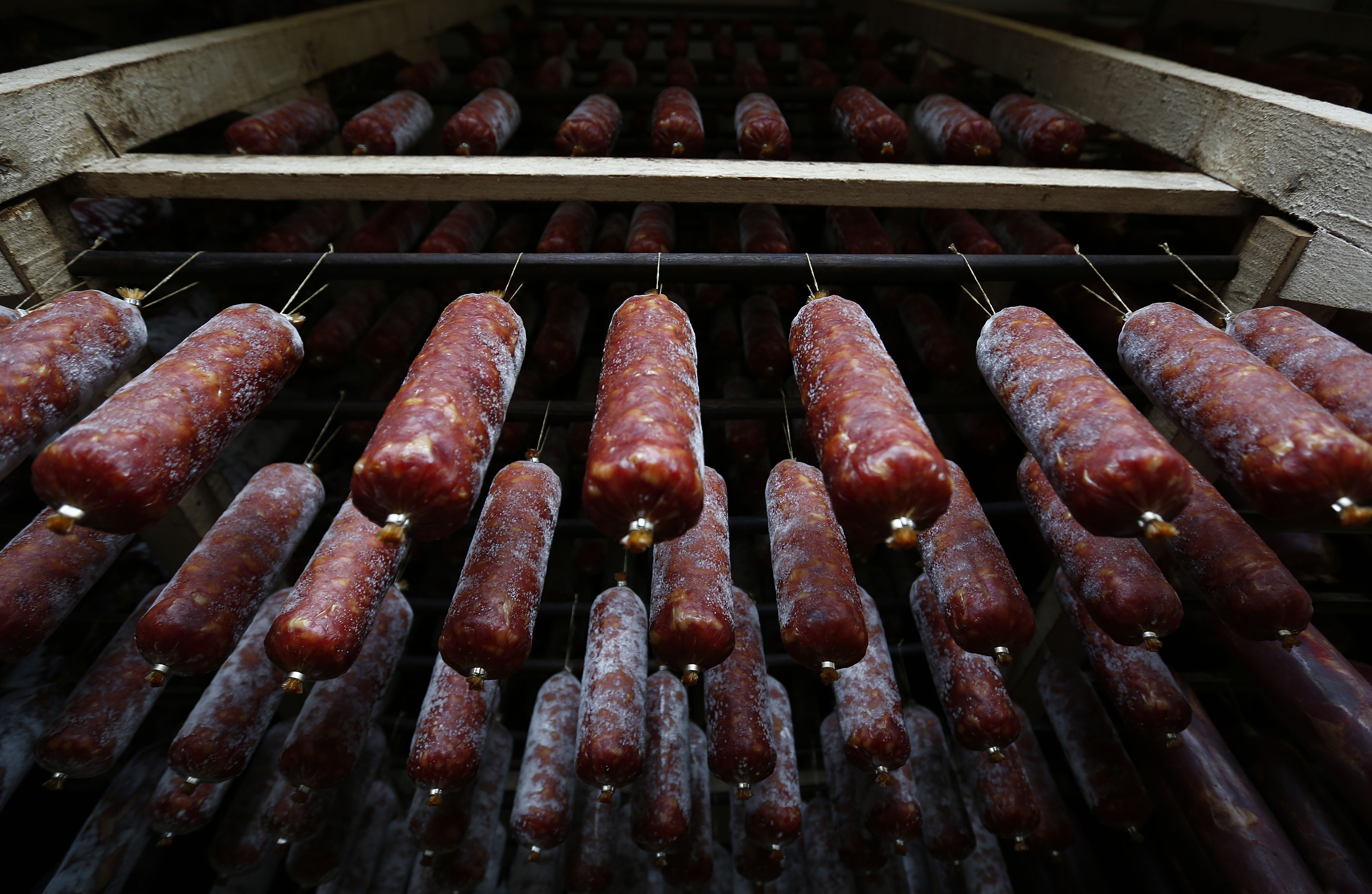 A Senacon não informou os lotes de produtos que devem ser recolhidos pelas empresas, apenas o número do selo SIF (Serviço de Inspeção Federal) de cada uma. | JONATHAN CAMPOS/GAZETA DO POVO