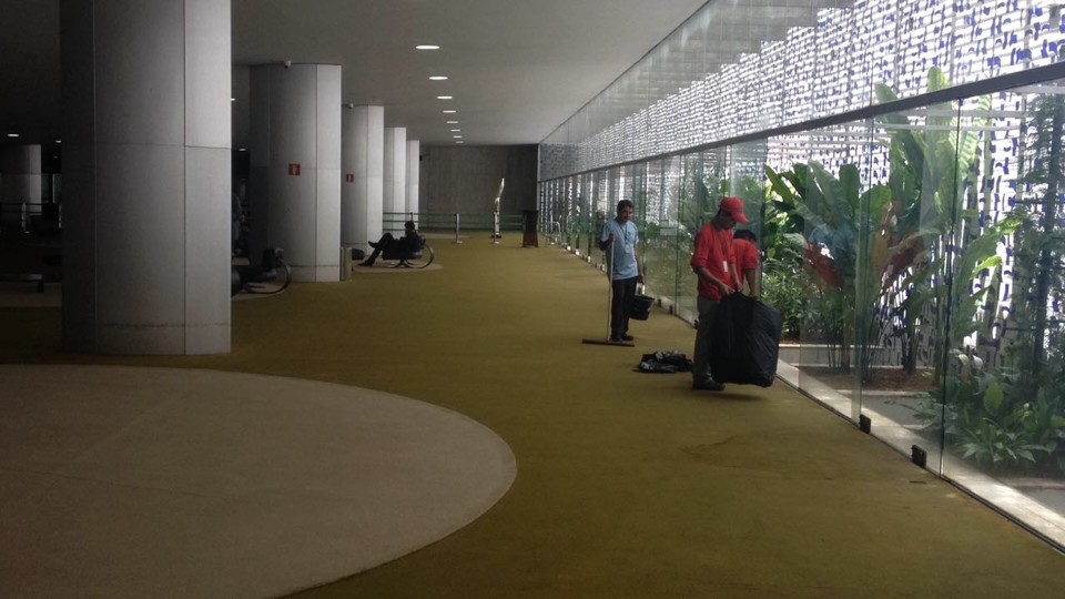 Corredores do Congresso Nacional nesta quarta-feira de Cinzas: só funcionários de limpeza e portarias circularam por lá | Catarina Scortecci/Gazeta do Povo
