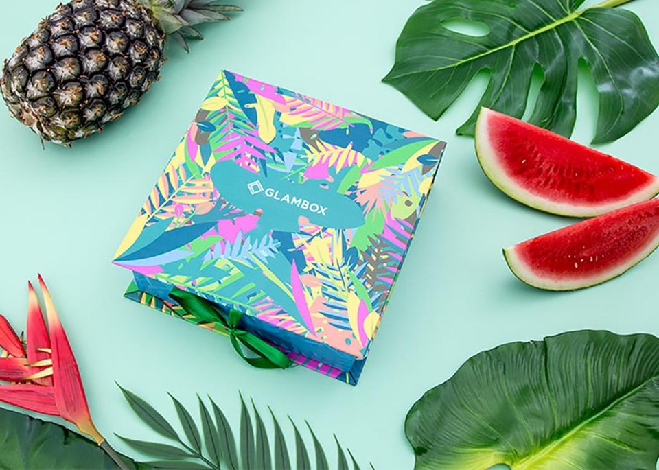 Cliente da Glambox compra produtos de beleza, mas só descobre a seleção do mês depois que abre a caixa | Divulgação/Glambox