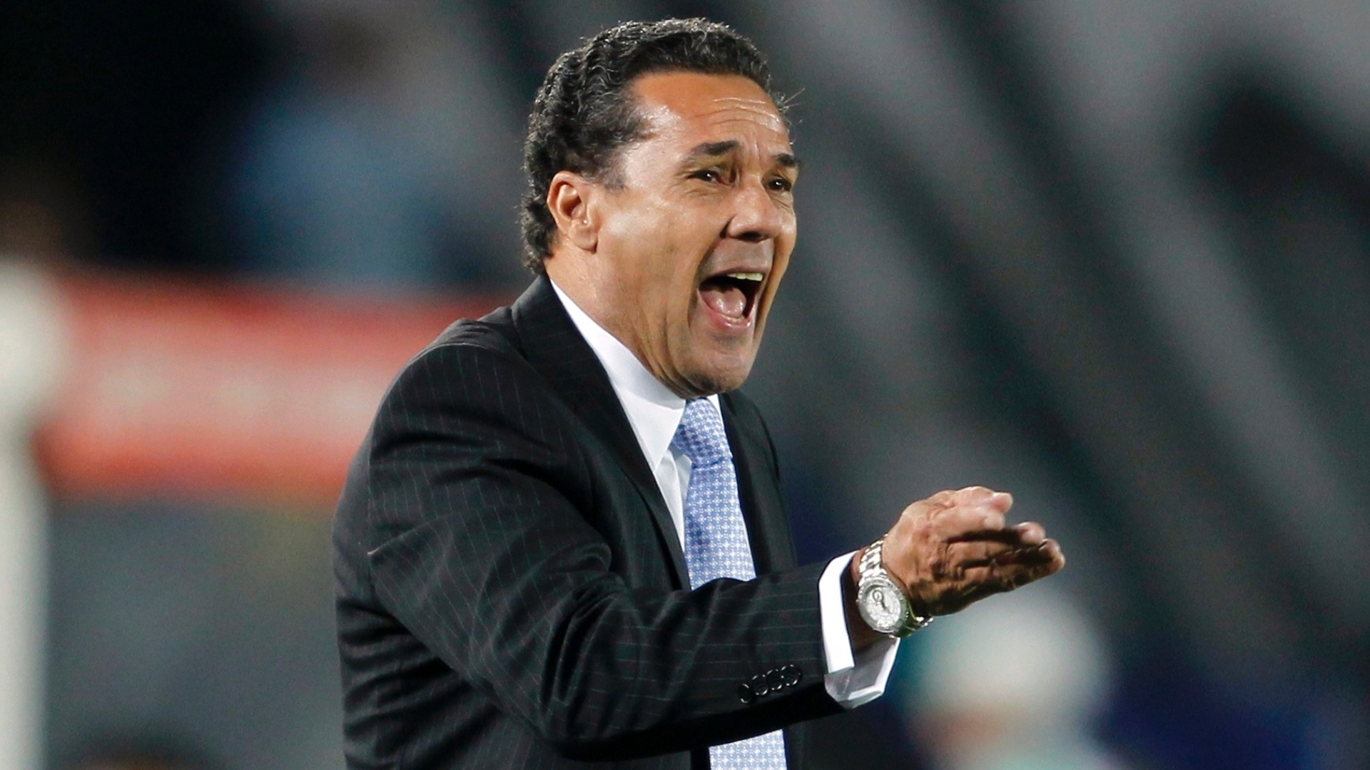 Último trabalho de Vanderlei Luxemburgo foi na China. | /