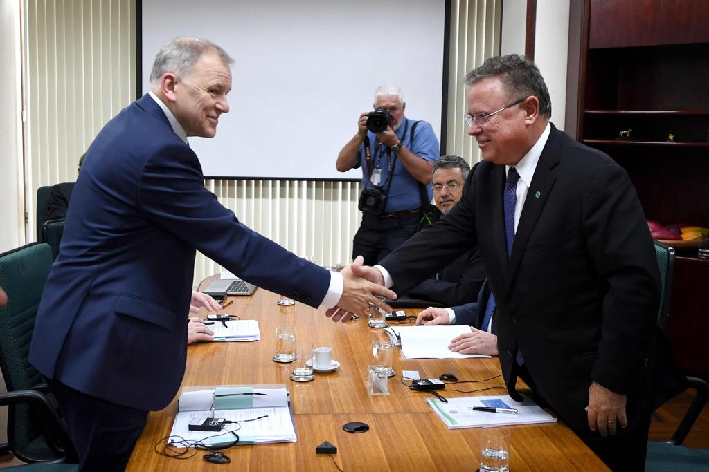 O ministro da Agricultura, Blairo Maggi, e o comissário europeu para Saúde de Sanidade Alimentar, Vytenis Andriukaitis, reuniram-se nesta terça-feira. | EVARISTO SA/AFP