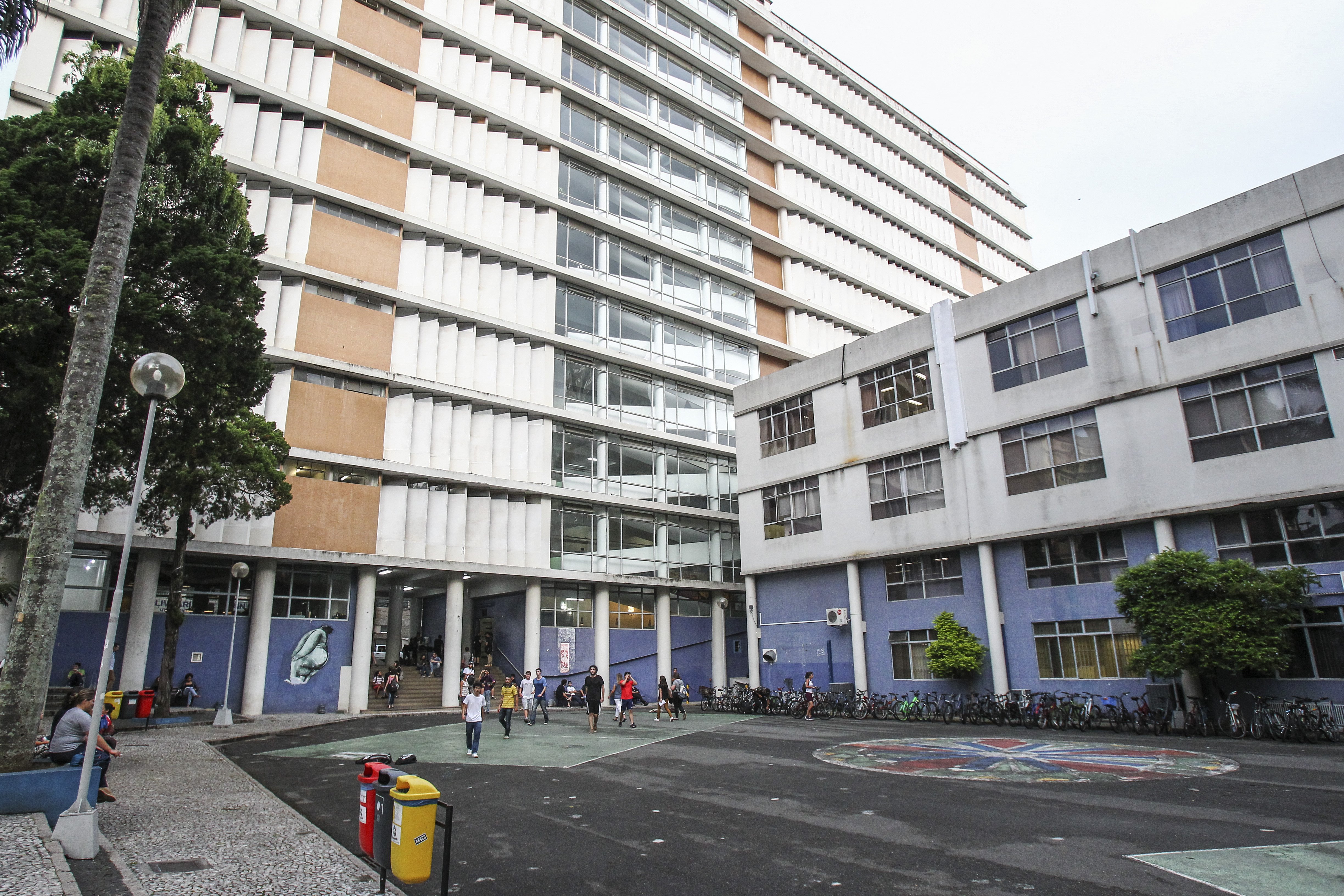 A apuração apontou que o grupo utilizava nomes e CPFs de 27 pessoas que fossem de confiança das servidoras da UFPR, afastadas na Operação Research | Daniel Castellano/Gazeta do Povo