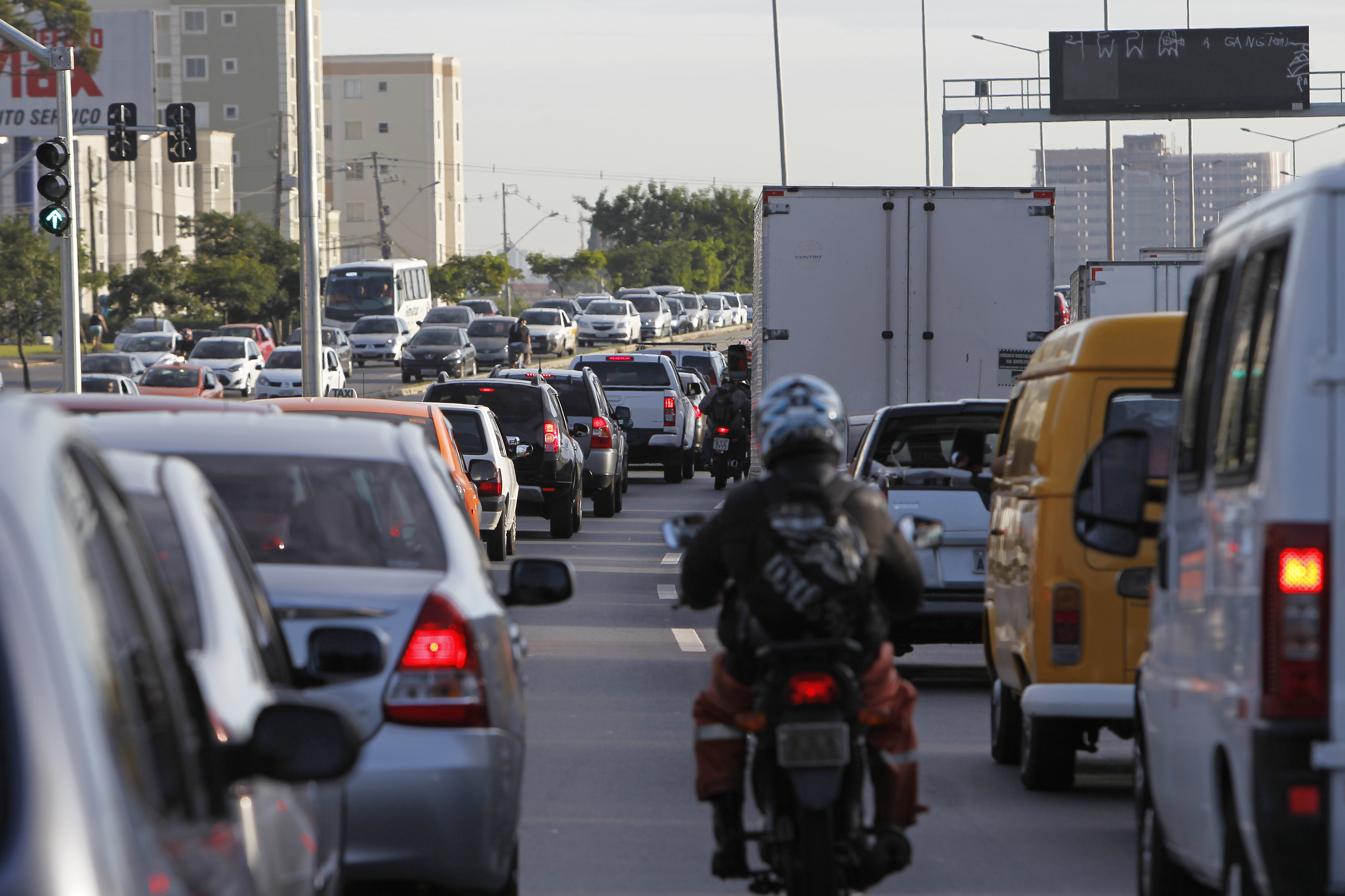 Trânsito de Curitiba apresenta mais vias com lentidão nesta quinta-feira | Antônio More/Gazeta do Povo
