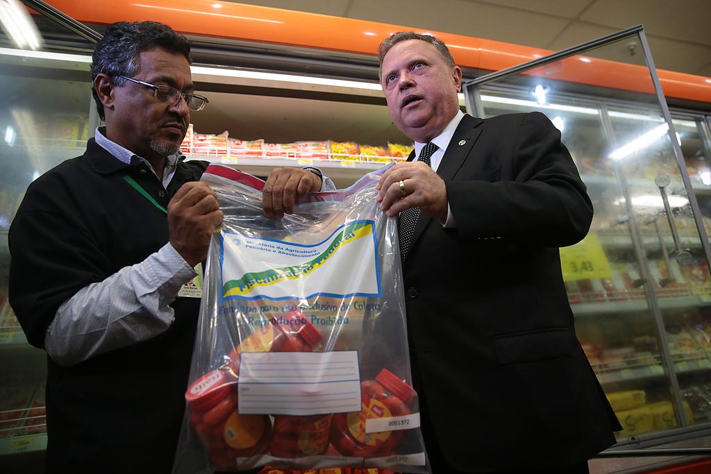 Maggi informou que, após regularizado o comércio, fará uma viagem ao exterior e visitará os principais mercados da carne brasileira. | José Cruz/Agência Brasil