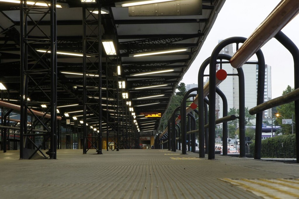 Terminais amanheceram vazios nesta quarta-feira (15)