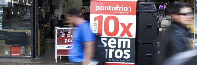 Por que os juros são tão altos no Brasil? As novas regras para o rotativo do cartão de crédito são apenas a primeira vitória de uma longa cruzada contra os juros no país. Leia na Gazeta do Povo | Daniel Castellano/Gazeta do Povo