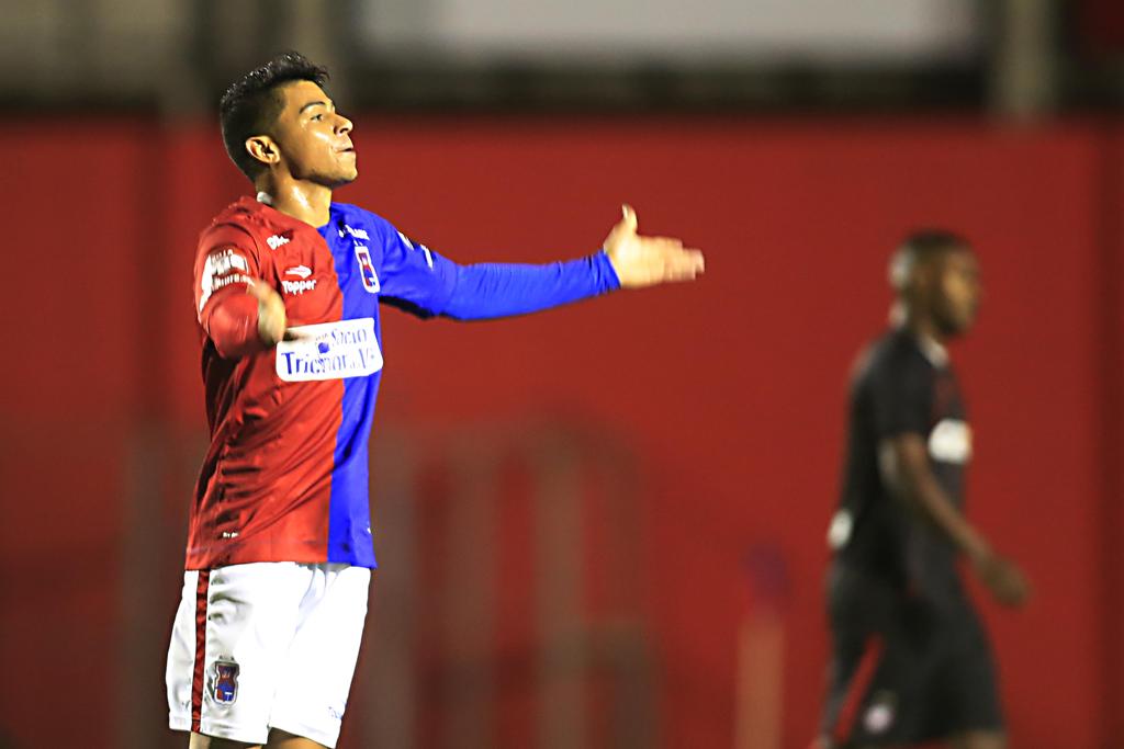 Renatinho, grande destaque do Paraná em 2017. | Albari Rosa/Gazeta do Povo
