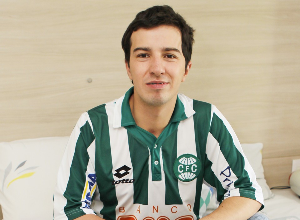 Anderson Moura, vítima da selvageria de 2009, reclama do descaso do Coritiba com ele. | Antônio More/Gazeta do Povo