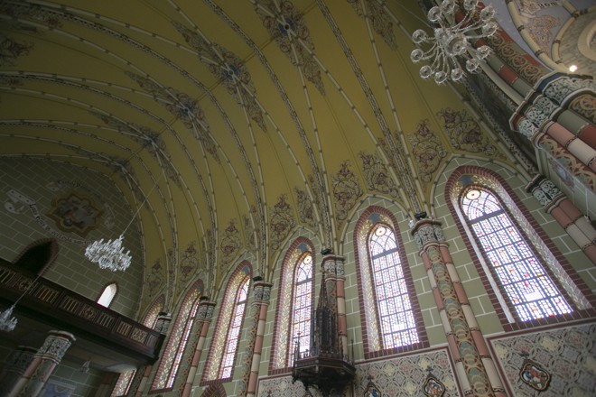 Vitrais também foram refeitos no processo de restauro. | Marcelo Andrade/Gazeta do Povo