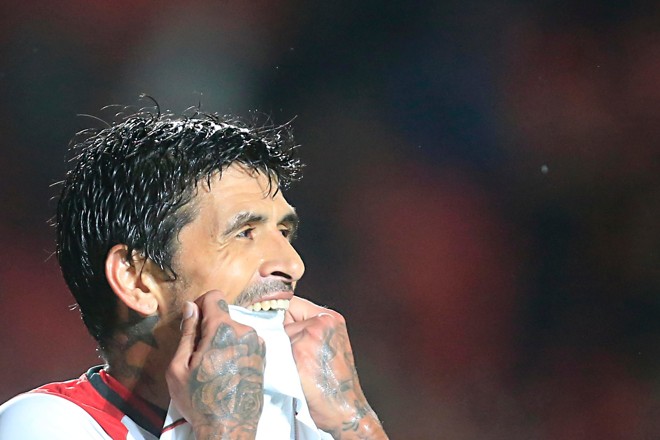 Lucho lamenta chance perdida quase no final do jogo. | Albari Rosa/Gazeta do Povo