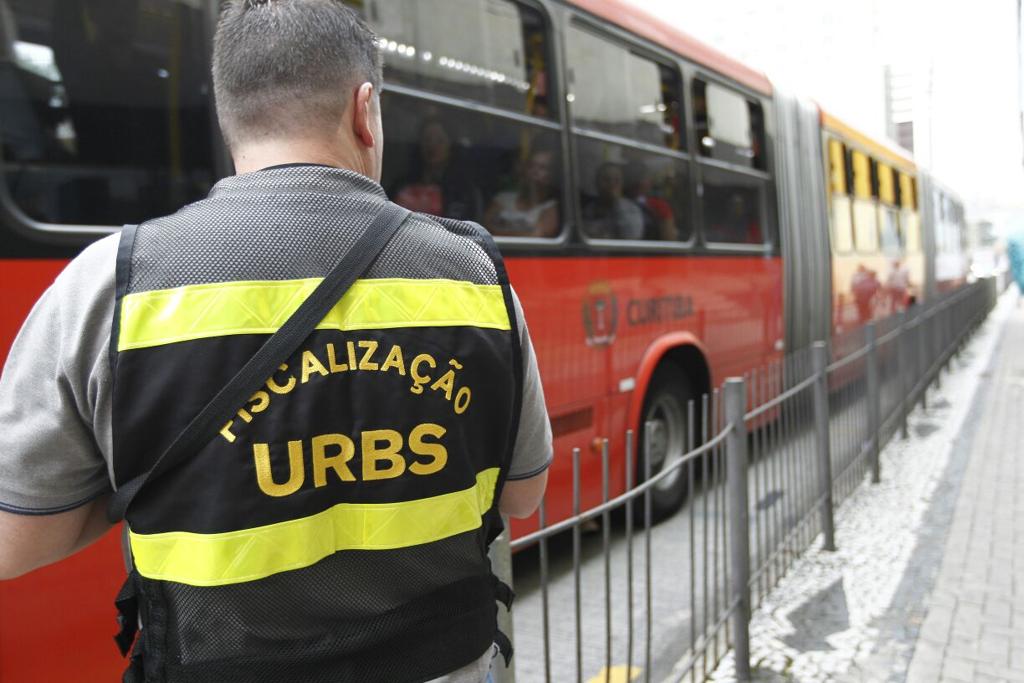 Por volta das 8 horas desta sexta-feira, apenas 23% da frota circulava na cidade segundo a Urbs | Jhonatan Campos/Gazeta do Povo